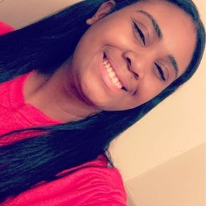 Meet your Posher, Makalia